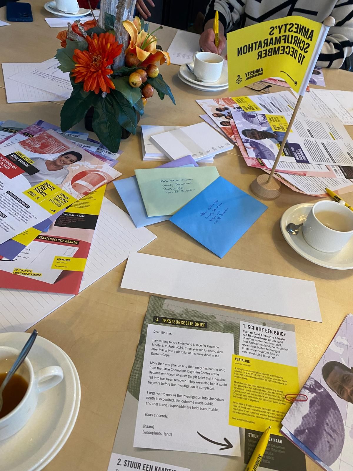 2025 WfR foto detail kaarten en brieven tafel